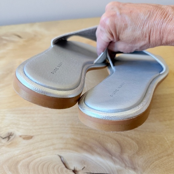 2 PR PURE NAVY LEATHER SLIDE SANDALS ROSE GOLD & SILVER LOW HEEL SUMMER CHIC 8.5 - Picture 6 of 11